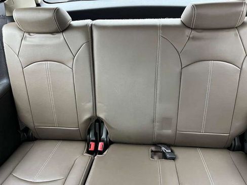 Used 2014 GMC Acadia SLT image 16