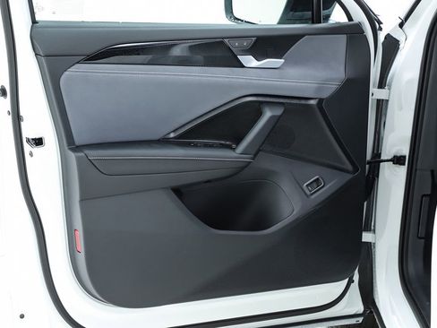 New 2026 Volkswagen Tiguan SE R-Line image 18