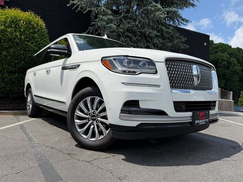Used 2024 Lincoln Navigator L 4WD image 8