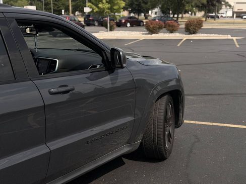 Used 2018 Jeep Grand Cherokee SRT w/ Trailer Tow Group IV AWD/4WD image 3