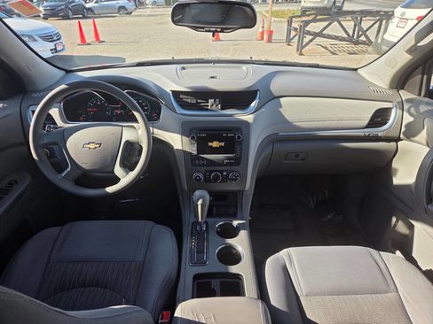 Used 2015 Chevrolet Traverse LS image 18