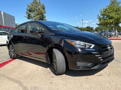 Used 2025 Nissan Versa SV FWD image 4