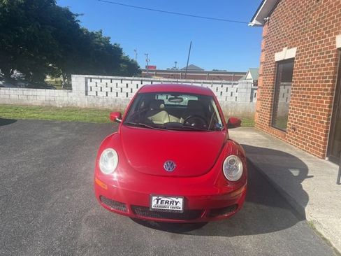 Used 2010 Volkswagen Beetle Coupe FWD image 1