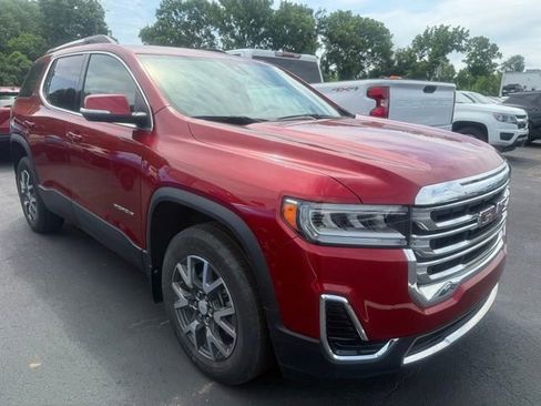 Used 2023 GMC Acadia SLE w/ Driver Convenience Package AWD/4WD image 3