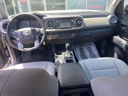 Used 2019 Toyota Tacoma SR5 RWD image 10