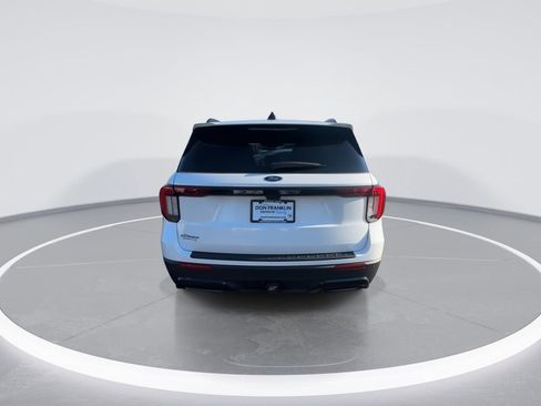 Used 2025 Ford Explorer ST-Line image 7