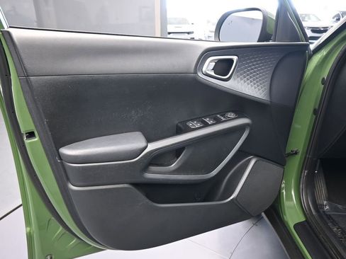 Used 2022 Kia Soul EX image 16