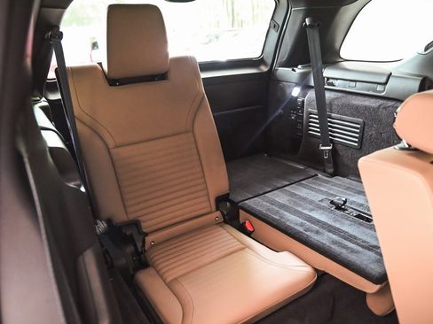 Used 2023 Land Rover Discovery HSE R-Dynamic image 21