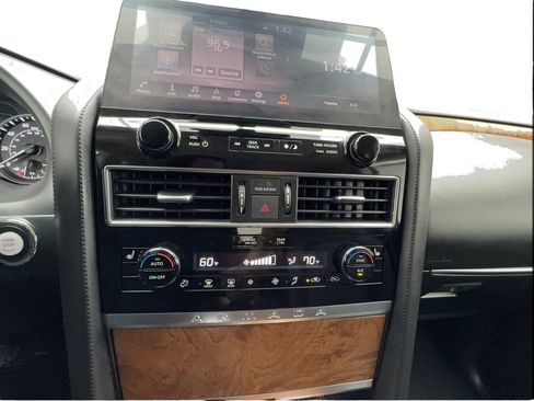 Used 2024 Nissan Armada SL w/ Captain's Chairs Package RWD image 50