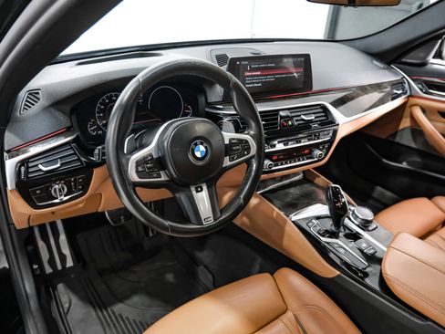 Used 2019 BMW 540i w/ M Sport Package image 21