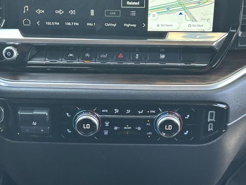 Certified 2025 GMC Sierra 1500 SLT RWD image 19