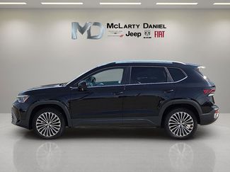 Used 2025 Volkswagen Taos SE FWD video 3