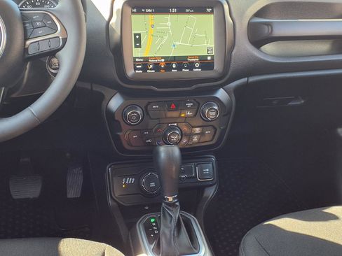 Used 2022 Jeep Renegade Latitude image 11