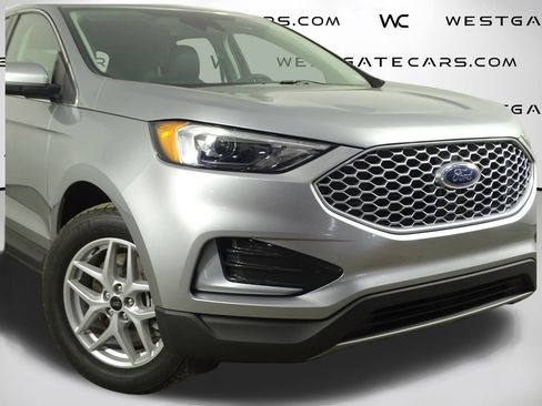 Used 2024 Ford Edge SEL image 44