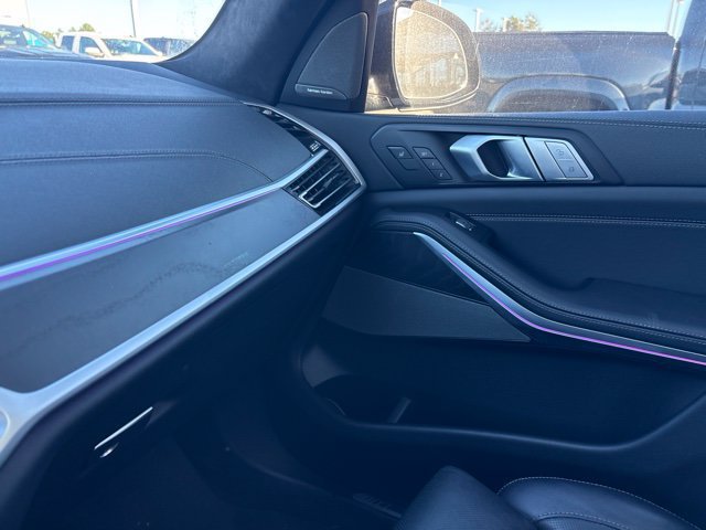 Used 2021 BMW X7 M50i AWD/4WD image 24