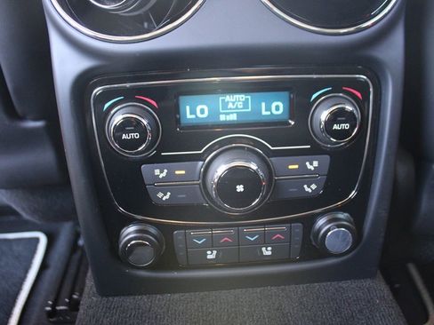 Used 2019 Jaguar XJ Supercharged image 27