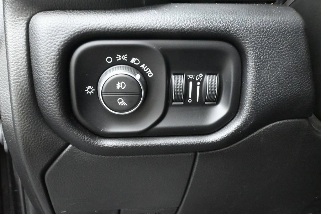 Used 2024 RAM 2500 Laramie w/ Night Edition AWD/4WD image 16