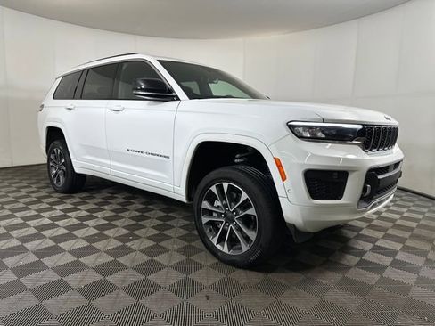 Used 2025 Jeep Grand Cherokee L Overland w/ Luxury Tech Group IV image 2