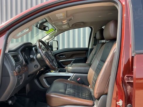 Used 2018 Nissan Titan Platinum Reserve w/ Platinum Utility Package AWD/4WD image 9