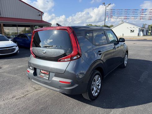 Used 2021 Kia Soul LX FWD image 4