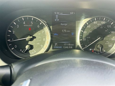 Used 2022 INFINITI Q60 3.0t Luxe w/ Essential Package image 12