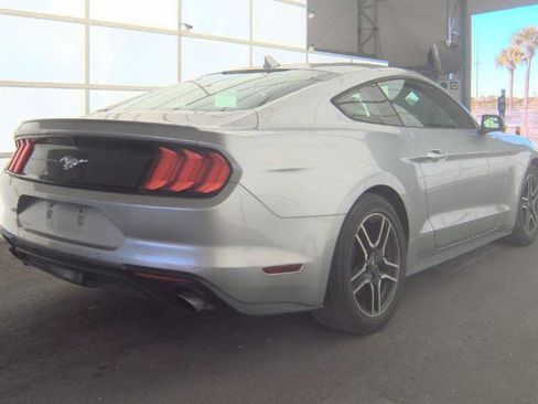 Used 2020 Ford Mustang Premium image 4