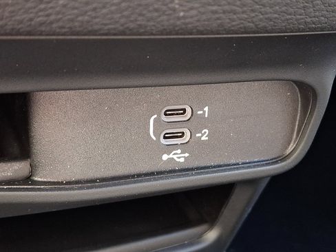 New 2026 Chrysler Pacifica Select image 13