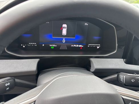 Used 2025 Volkswagen Jetta SE image 39