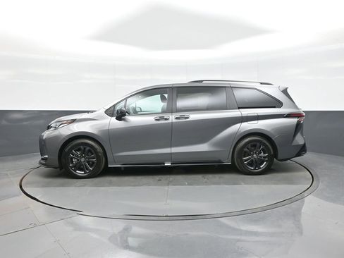 Certified 2026 Toyota Sienna XSE image 4