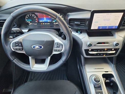 Used 2020 Ford Explorer XLT RWD image 11