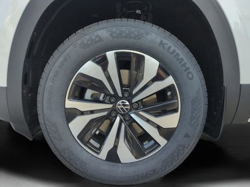 New 2026 Volkswagen Atlas SE image 47