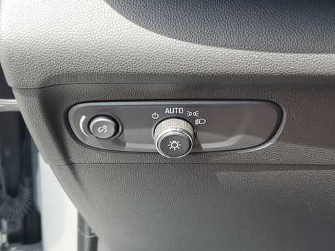 Used 2023 Buick Envision Essence FWD image 25