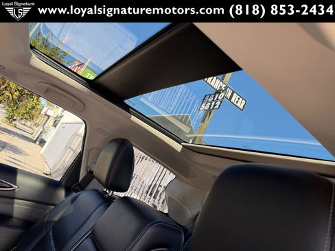 Used 2017 INFINITI QX60 Luxe w/ Deluxe Technology Package image 22