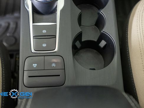 Used 2021 Ford Escape SE FWD image 25