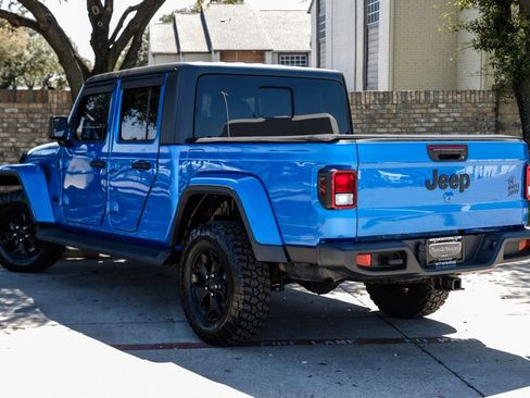 Used 2021 Jeep Gladiator Sport AWD/4WD image 19
