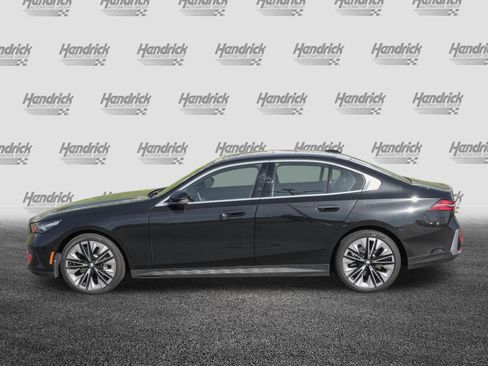 Certified 2026 BMW 530i image 6