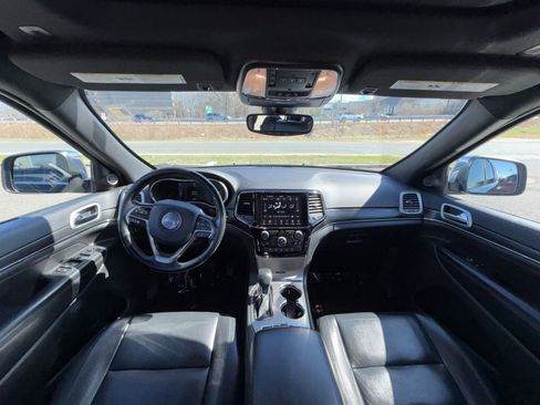 Used 2019 Jeep Grand Cherokee Limited image 23