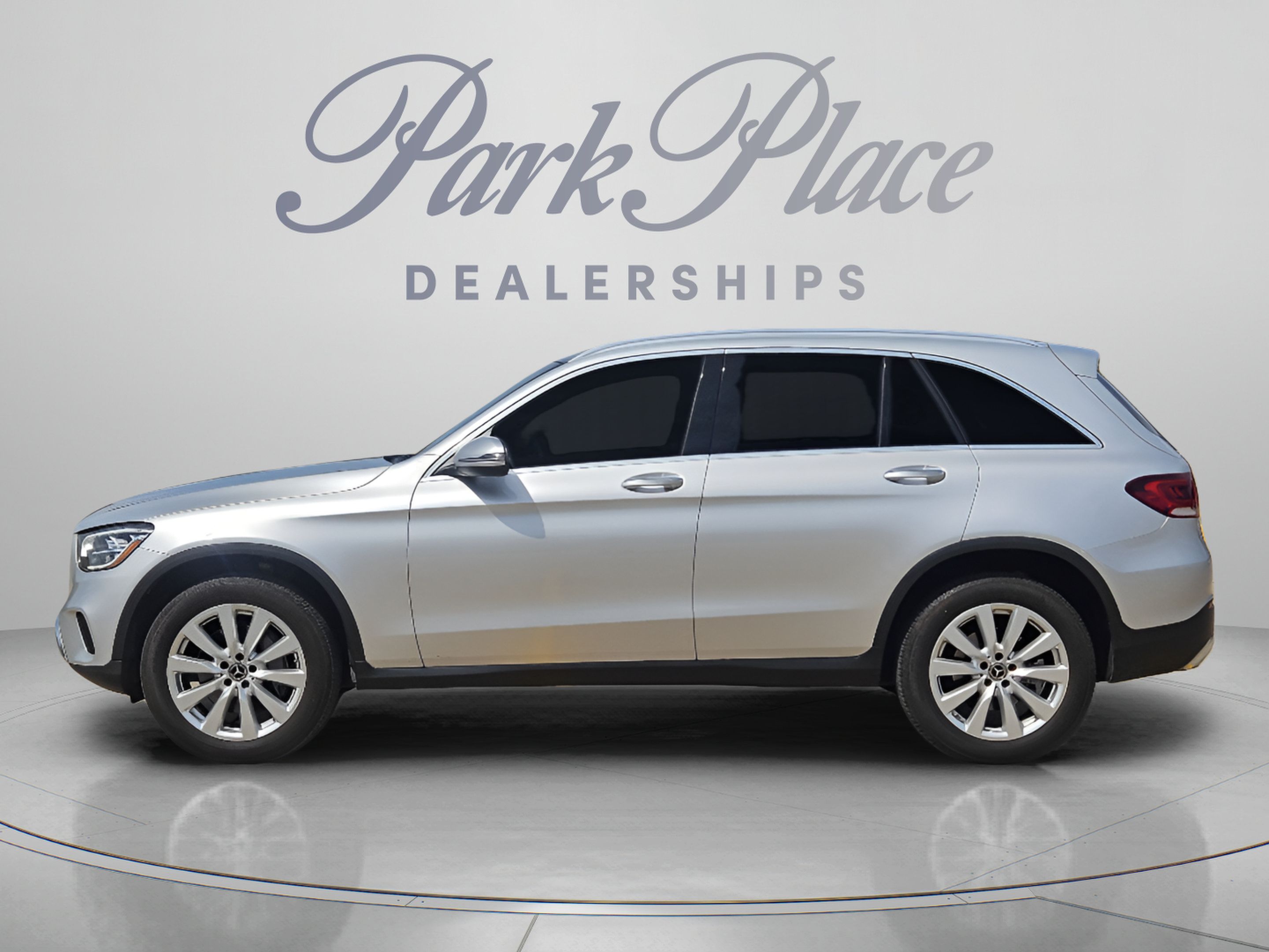 Used 2020 Mercedes-Benz GLC 300 image 2
