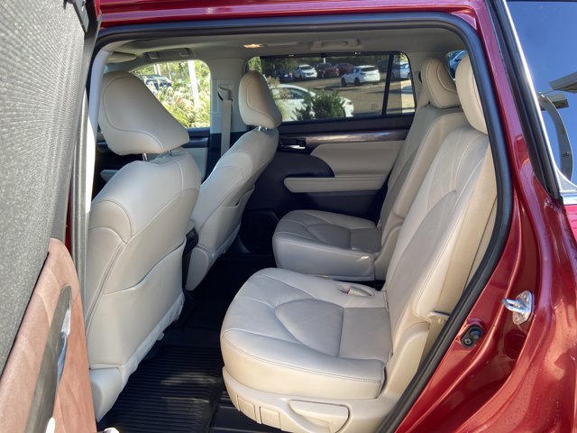 Used 2021 Toyota Highlander Platinum AWD/4WD image 39