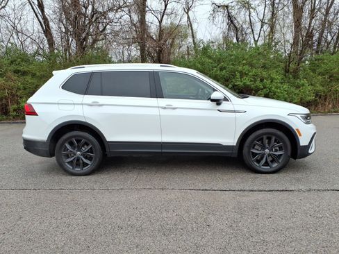 Used 2024 Volkswagen Tiguan SE FWD image 29