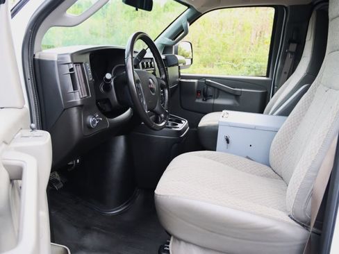 Used 2023 GMC Savana 2500 w/ Driver Convenience Package RWD image 34