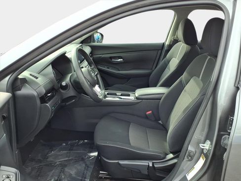 Used 2023 Nissan Sentra SV image 9