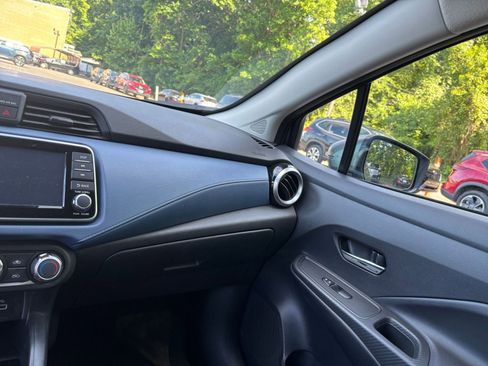 Used 2025 Nissan Versa SV FWD image 33