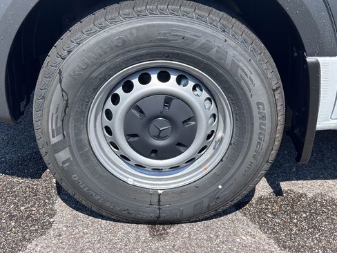 New 2025 Mercedes-Benz Sprinter 2500 image 12