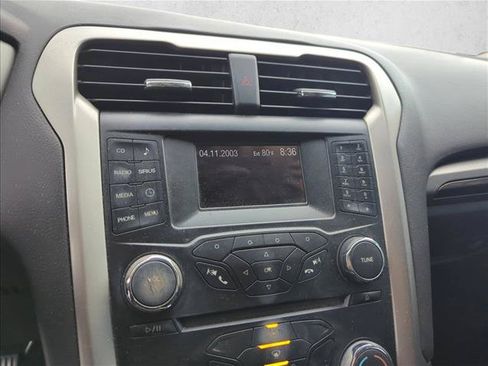 Used 2014 Ford Fusion SE w/ Equipment Group 202A FWD image 14