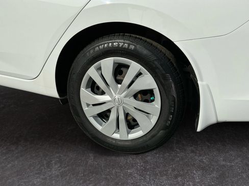 Used 2021 Nissan Versa S image 10