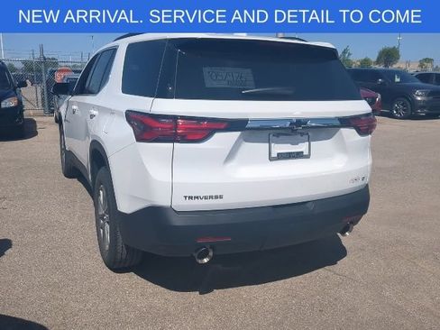 Used 2023 Chevrolet Traverse LT FWD image 4