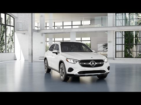 Certified 2026 Mercedes-Benz GLC 300 4MATIC image 4