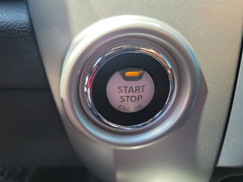 Used 2021 Nissan Titan SV w/ SV Convenience Package RWD image 30