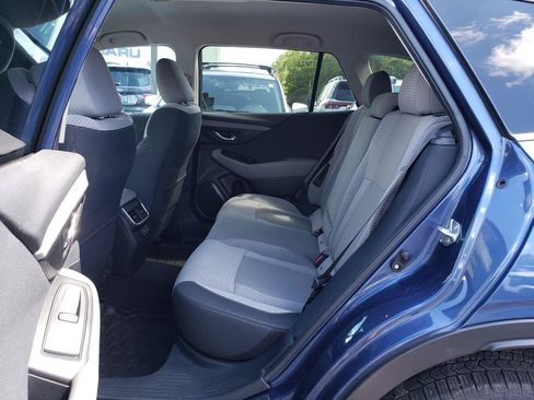 Used 2022 Subaru Outback Premium AWD/4WD image 5